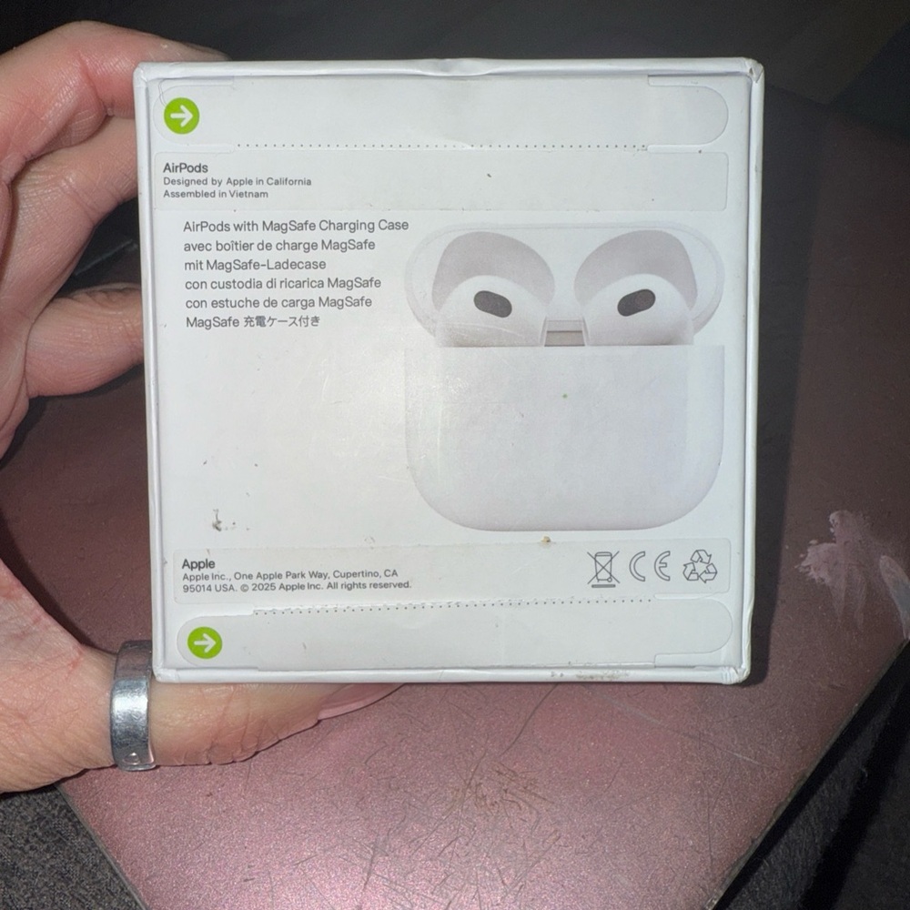 Apple AirPods with MagSafe Charging Case - White